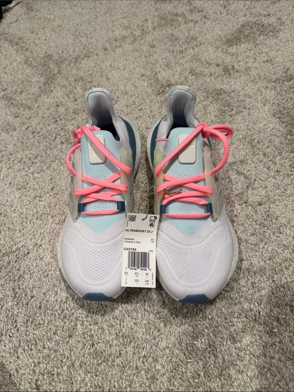 NEW adidas Ultraboost 22 Sneakers